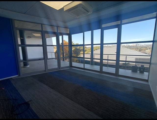 358M² OFFICE FOR SALE IN LYME PARK